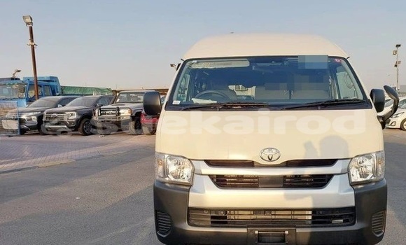 Buy Used Toyota Hiace White Car in Bangkok in Bangkok Buy Used Toyota Hiace White Car in Bangkok in Bangkok