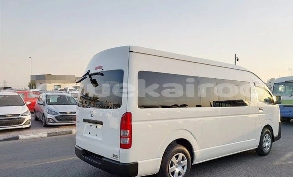 Buy Used Toyota Hiace White Car in Bangkok in Bangkok Buy Used Toyota Hiace White Car in Bangkok in Bangkok