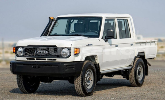 Buy Used Toyota Land Cruiser White Car in Bangkok in Bangkok