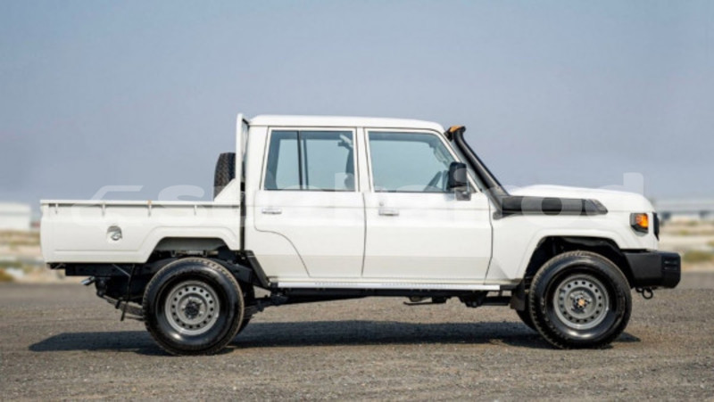 Big with watermark toyota land cruiser bangkok bangkok 78017