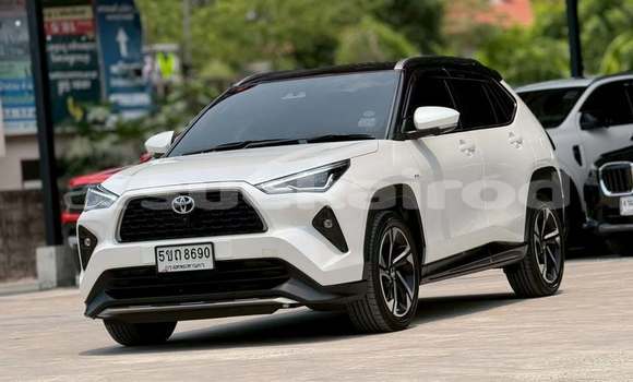 Buy Used Toyota Yaris White Car in Bangkok in Bangkok