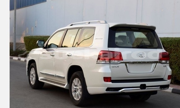 Buy Used Toyota Land Cruiser White Car in Bangkok in Bangkok Buy Used Toyota Land Cruiser White Car in Bangkok in Bangkok