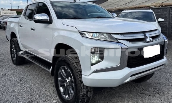 Buy Used Mitsubishi L200 White Car in Bangkok in Bangkok