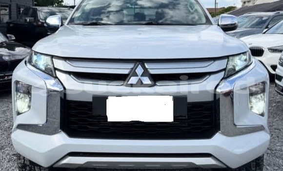 Buy Used Mitsubishi L200 White Car in Bangkok in Bangkok Buy Used Mitsubishi L200 White Car in Bangkok in Bangkok