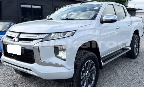 Buy Used Mitsubishi L200 White Car in Bangkok in Bangkok Buy Used Mitsubishi L200 White Car in Bangkok in Bangkok
