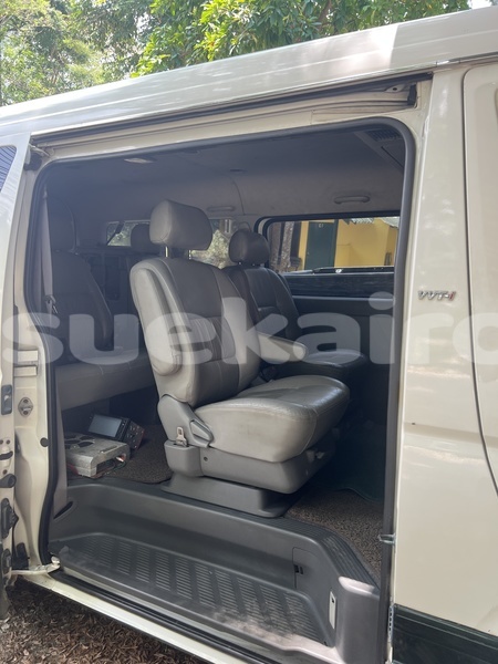 Big with watermark toyota hiace trat trat 78080