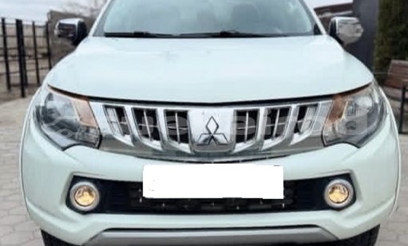 Buy Used Mitsubishi L200 White Car in Bangkok in Bangkok