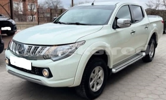 Buy Used Mitsubishi L200 White Car in Bangkok in Bangkok Buy Used Mitsubishi L200 White Car in Bangkok in Bangkok
