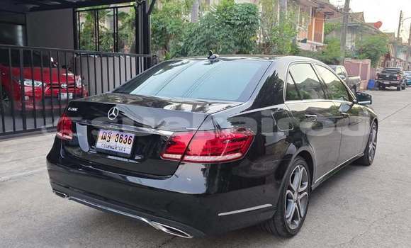 Buy Used Mercedes-Benz E-Classe Black Car in Bangkok in Bangkok Buy Used Mercedes-Benz E-Classe Black Car in Bangkok in Bangkok