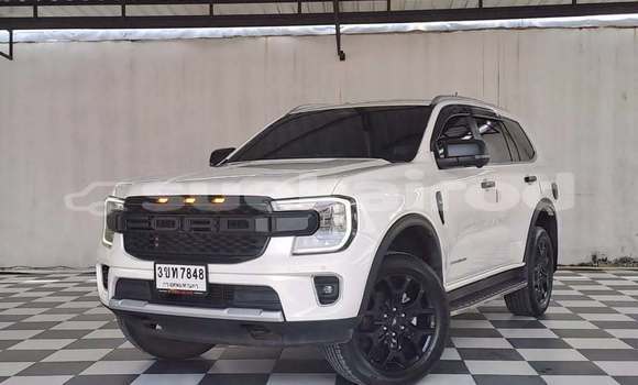 Buy Used Ford Everest White Car in Bangkok in Bangkok