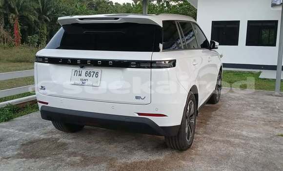 Buy Used Daewoo Evanda White Car in Bangkok in Bangkok Buy Used Daewoo Evanda White Car in Bangkok in Bangkok