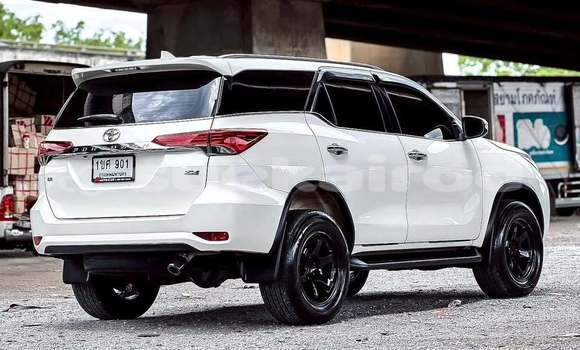 ซื้อ รถมือสอง Toyota Fortuner ขาว รถยนต์ ใน %{เมือง} ใน กรุงเทพมหานคร ซื้อ รถมือสอง Toyota Fortuner ขาว รถยนต์ ใน %{เมือง} ใน กรุงเทพมหานคร