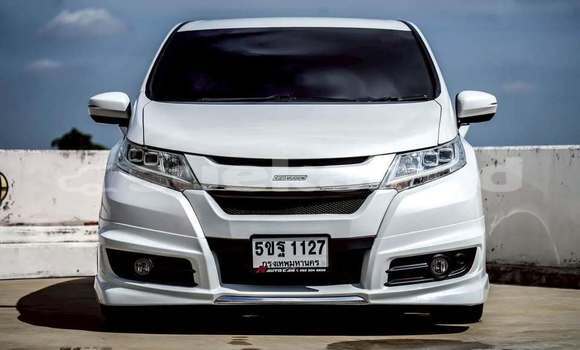 ซื้อ รถมือสอง Honda Odyssey ขาว รถยนต์ ใน %{เมือง} ใน กรุงเทพมหานคร