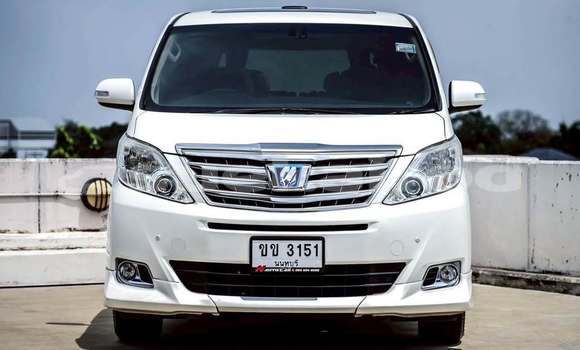ซื้อ รถมือสอง Toyota Alphard ขาว รถยนต์ ใน %{เมือง} ใน กรุงเทพมหานคร