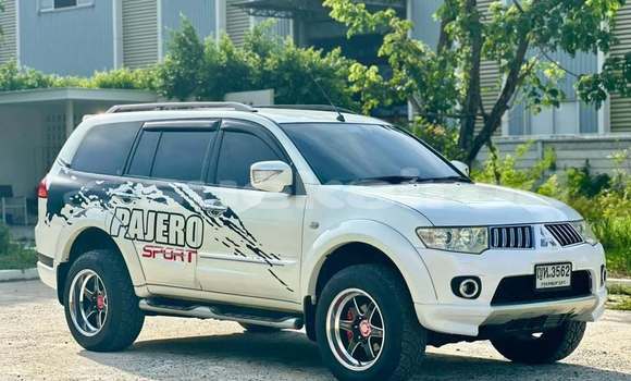 ซื้อ รถมือสอง Mitsubishi Pajero ขาว รถยนต์ ใน %{เมือง} ใน กรุงเทพมหานคร