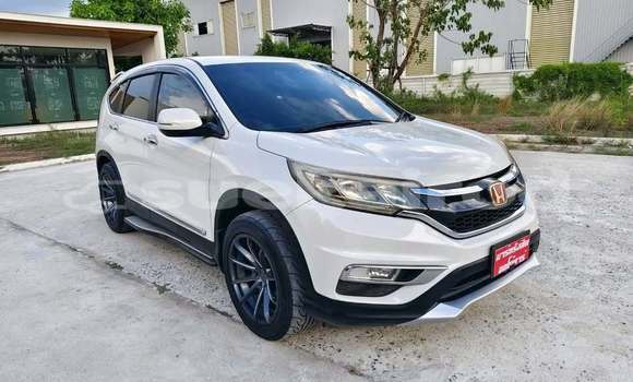 ซื้อ รถมือสอง Honda CR-V ขาว รถยนต์ ใน %{เมือง} ใน กรุงเทพมหานคร