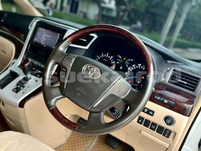 Big with watermark toyota vellfire bangkok bangkok 78192