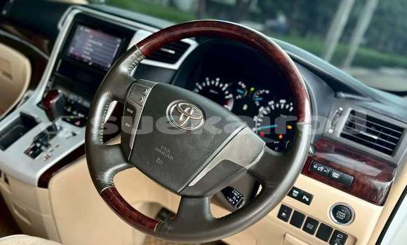 Buy Used Toyota Vellfire White Car in Bangkok in Bangkok Buy Used Toyota Vellfire White Car in Bangkok in Bangkok