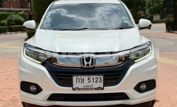 ซื้อ รถมือสอง Honda HR–V ขาว รถยนต์ ใน %{เมือง} ใน กรุงเทพมหานคร