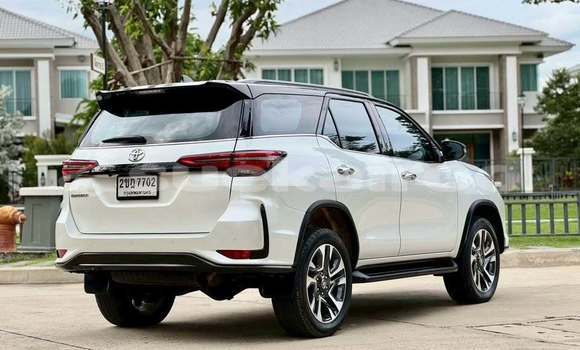 Buy Used Toyota Fortuner White Car in Bangkok in Bangkok