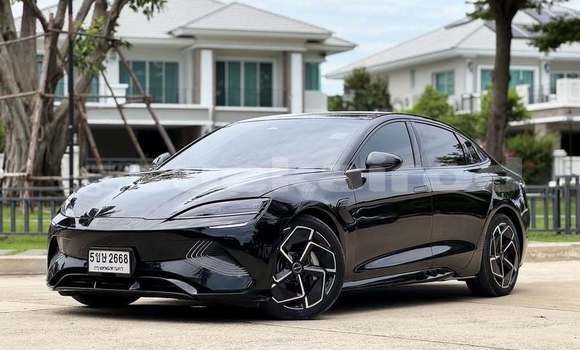 Buy Used BYD S6 Black Car in Bangkok in Bangkok
