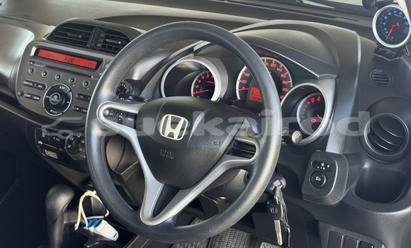 Buy Used Honda Jazz White Car in Nonthaburi in Nonthaburi Buy Used Honda Jazz White Car in Nonthaburi in Nonthaburi