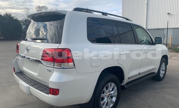 ซื้อ รถมือสอง Toyota Land Cruiser ขาว รถยนต์ ใน %{เมือง} ใน กรุงเทพมหานคร ซื้อ รถมือสอง Toyota Land Cruiser ขาว รถยนต์ ใน %{เมือง} ใน กรุงเทพมหานคร