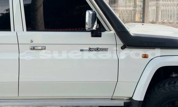 Buy Used Toyota Land Cruiser White Car in Bangkok in Bangkok Buy Used Toyota Land Cruiser White Car in Bangkok in Bangkok