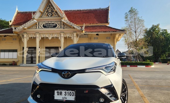 Buy Used Toyota C-HR White Car in Phuket in Phuket Buy Used Toyota C-HR White Car in Phuket in Phuket