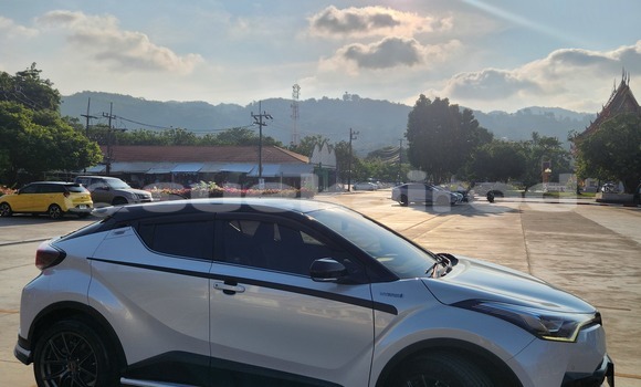 Buy Used Toyota C-HR White Car in Phuket in Phuket Buy Used Toyota C-HR White Car in Phuket in Phuket