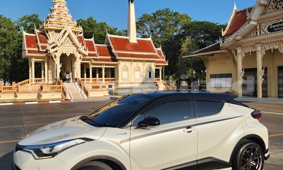 Buy Used Toyota C-HR White Car in Phuket in Phuket Buy Used Toyota C-HR White Car in Phuket in Phuket