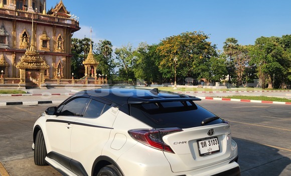 Buy Used Toyota C-HR White Car in Phuket in Phuket Buy Used Toyota C-HR White Car in Phuket in Phuket