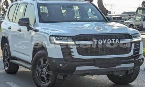 Buy Used Toyota Land Cruiser White Car in Bangkok in Bangkok