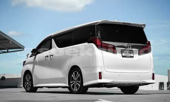 Buy Used Toyota Alphard White Car in Bangkok in Bangkok Buy Used Toyota Alphard White Car in Bangkok in Bangkok