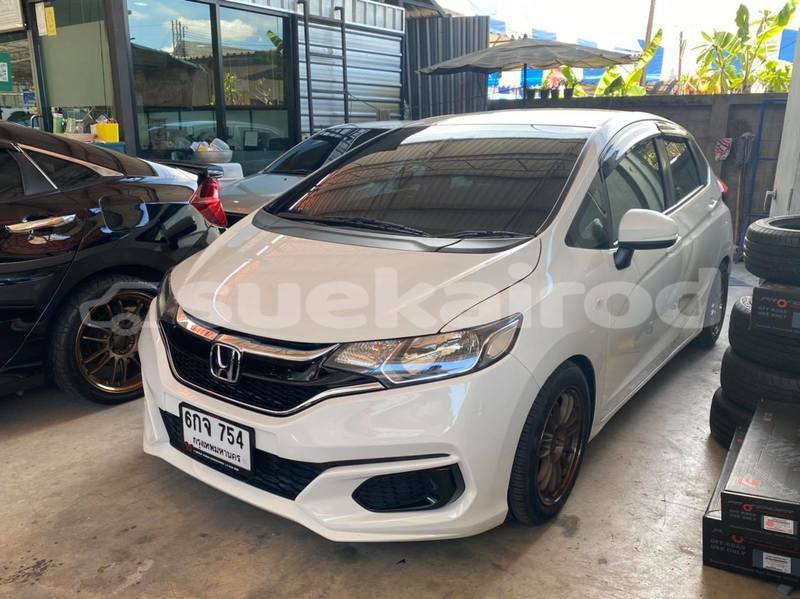 Buy Used Honda Jazz White Car In Bangkok In Bangkok Suekairod