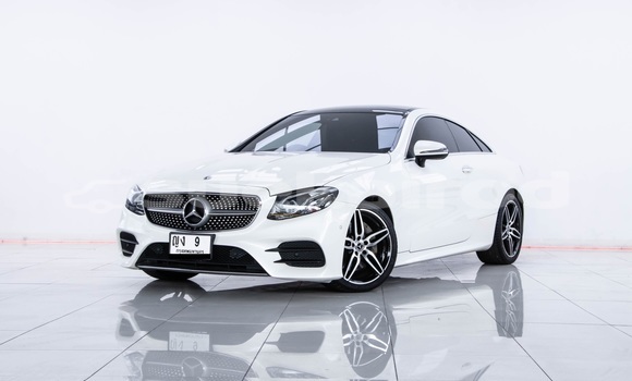 ซื้อ รถมือสอง Mercedes‒Benz E–Class ขาว รถยนต์ ใน %{เมือง} ใน กรุงเทพมหานคร