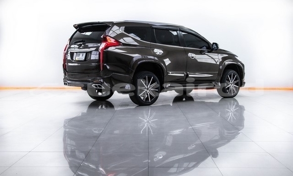 ซื้อ รถมือสอง Mitsubishi Pajero Sport สีน้ำตาล รถยนต์ ใน %{เมือง} ใน กรุงเทพมหานคร ซื้อ รถมือสอง Mitsubishi Pajero Sport สีน้ำตาล รถยนต์ ใน %{เมือง} ใน กรุงเทพมหานคร