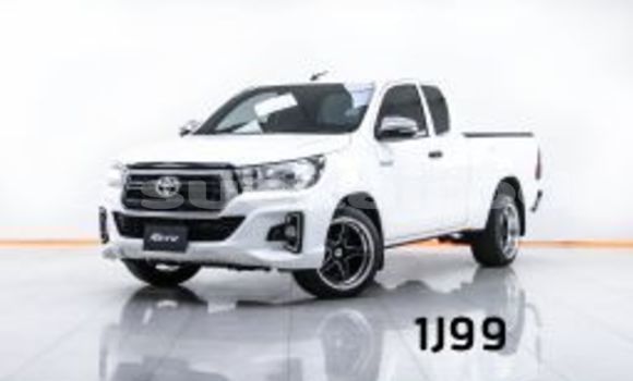 Buy Used Toyota Hiluxe Revo White Car in Bangkok in Bangkok