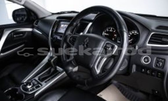 Buy Used Mitsubishi Pajero Brown Car in Bangkok in Bangkok Buy Used Mitsubishi Pajero Brown Car in Bangkok in Bangkok