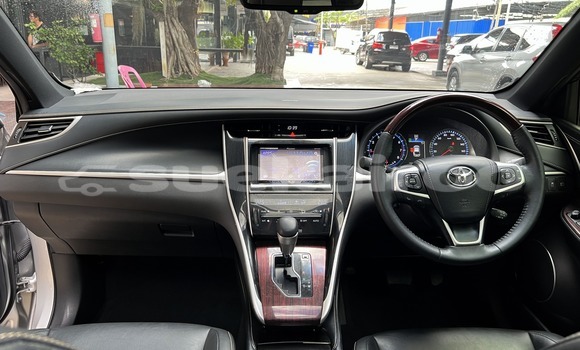 Buy Used Toyota Harrier White Car in Bangkok in Bangkok Buy Used Toyota Harrier White Car in Bangkok in Bangkok