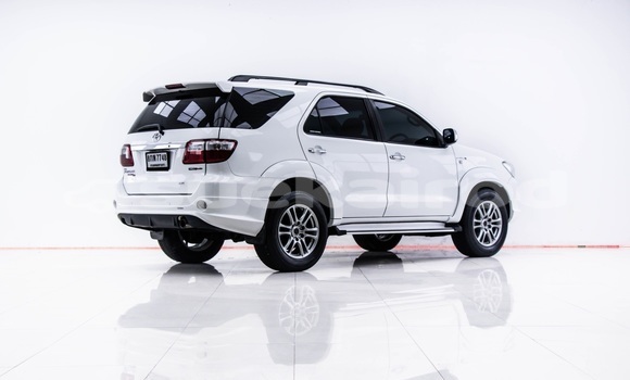ซื้อ รถมือสอง Toyota Fortuner ขาว รถยนต์ ใน %{เมือง} ใน กรุงเทพมหานคร ซื้อ รถมือสอง Toyota Fortuner ขาว รถยนต์ ใน %{เมือง} ใน กรุงเทพมหานคร