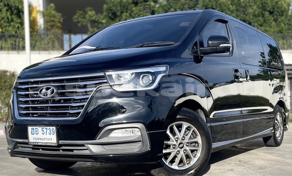 Buy Used Hyundai H1 Black Car in Bangkok in Bangkok