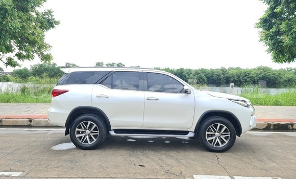 ซื้อ รถมือสอง Toyota Fortuner ขาว รถยนต์ ใน %{เมือง} ใน กรุงเทพมหานคร ซื้อ รถมือสอง Toyota Fortuner ขาว รถยนต์ ใน %{เมือง} ใน กรุงเทพมหานคร