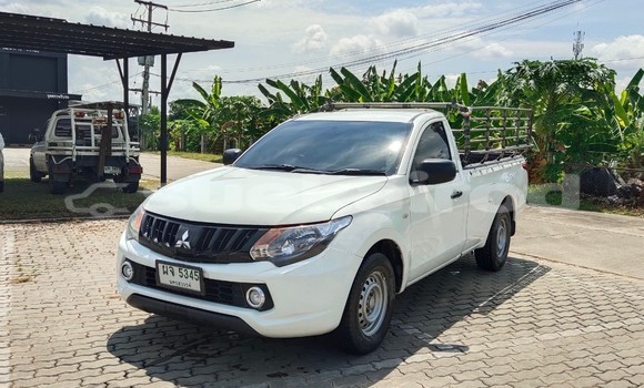 Buy Used Mitsubishi Triton White Car in Bangkok in Bangkok