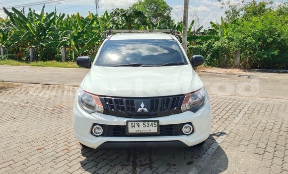 Buy Used Mitsubishi Triton White Car in Bangkok in Bangkok Buy Used Mitsubishi Triton White Car in Bangkok in Bangkok