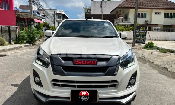 Buy Used Isuzu D-Max White Car in Songkhla in Songkhla