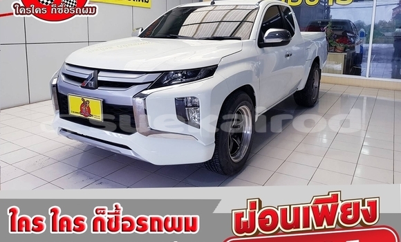 Buy Used Mitsubishi Triton White Car in Bangkok in Bangkok