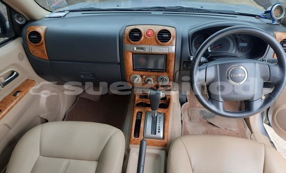 Buy Used Isuzu MU-7 Silver Car in Songkhla in Songkhla Buy Used Isuzu MU-7 Silver Car in Songkhla in Songkhla