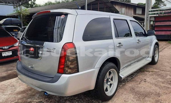 Buy Used Isuzu MU-7 Silver Car in Songkhla in Songkhla Buy Used Isuzu MU-7 Silver Car in Songkhla in Songkhla