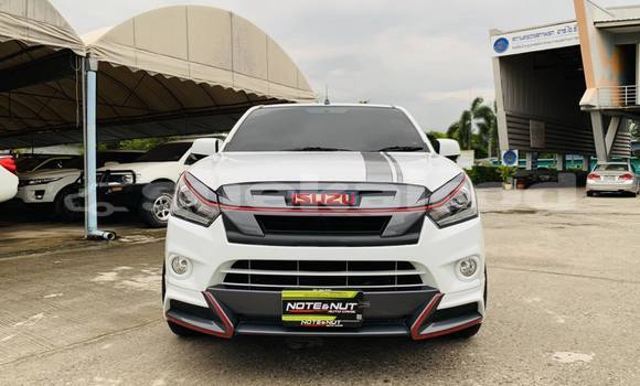 Buy Used Isuzu D-max X-Series White Car in Bangkok in Bangkok Buy Used Isuzu D-max X-Series White Car in Bangkok in Bangkok